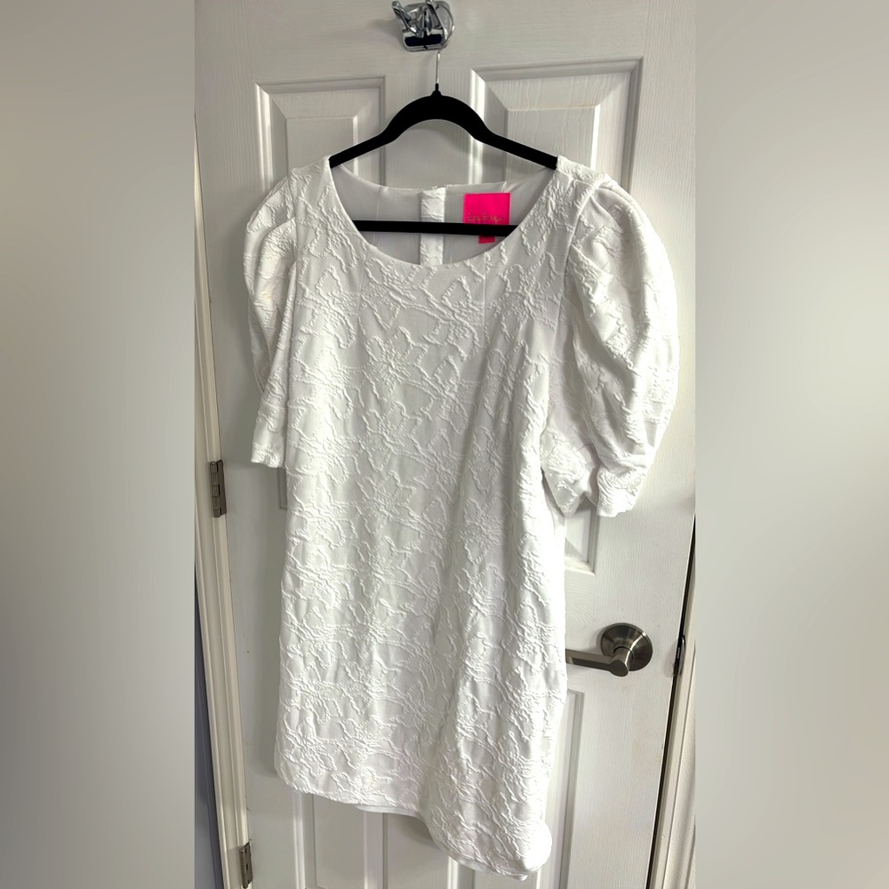 Euc white Lilly dress. Perfect for fall, winter or early spring bridal events!